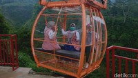 Ide awal wisata gondola tersebut bermula dari adanya gondola tradisional yang menghubungkan Dusun Ngringin dan Gir Pasang. Semula, gondola itu untuk mengangkut barang. Namun kini dipakai untuk mengangkut wisatawan.