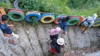 Sebelum ada gondola, warga Gir Pasang hanya bisa mengakses dunia luar lewat 1.001 anak tangga. Kemudian di 2013, dibuatlah gondola barang. Kemudian berkembang untuk gondola wisata seperti sekarang. 