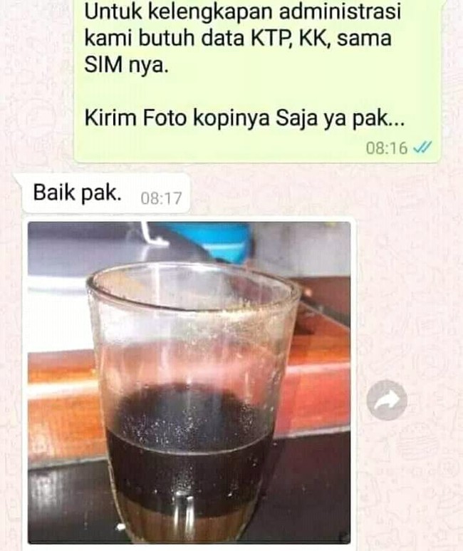 Nggak gitu konsepnya dong.. Maksudnya kan fotokopi dokumen, bukan foto kopi yang mau diminum. Auto bengek! Foto: instagram.com/@duhreceh.id