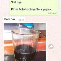 Nggak gitu konsepnya dong.. Maksudnya kan fotokopi dokumen, bukan foto kopi yang mau diminum. Auto bengek! Foto: instagram.com/@duhreceh.id