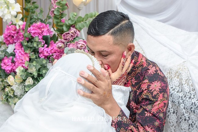 Wolipop sudah mewawancarai Cristin Natalia Inten Patoh yang mengunggah kisahnya di TikTok. Ia merasa senang ketika videonya viral, karena merasa bisa menularkan tentang rasa toleransi agama. Foto: Dok. pribadi Cristin Natalia Inten Patoh.