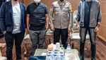 Keseruan Anji Saat Camping hingga Ngopi Sambil Diskusi di Kafe