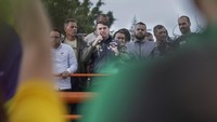 Seperti diketahui, Presiden Brasil Jair Bolsonaro kerap jadi sorotan publik akibat pernyataan dan aksinya yang dipandang bersebarangan dengan upaya pengendalian COVID-19.