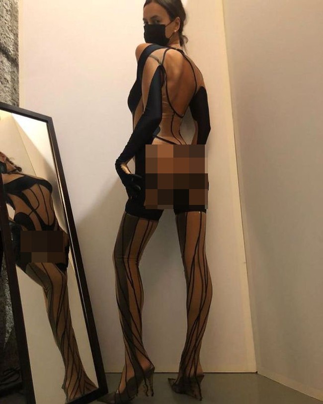 Inilah penampilan seksi Irina Shayk yang diunggah di Instagram Stories-nya belum lama ini. Foto tersebut memperlihatkan dia berpose dalam baju hitam model body-suit. Fittingz, tulis perempuan 35 tahun itu sebagai keterangan foto kepada 15,3 juta pengikutnya. (Foto: Instagram)
