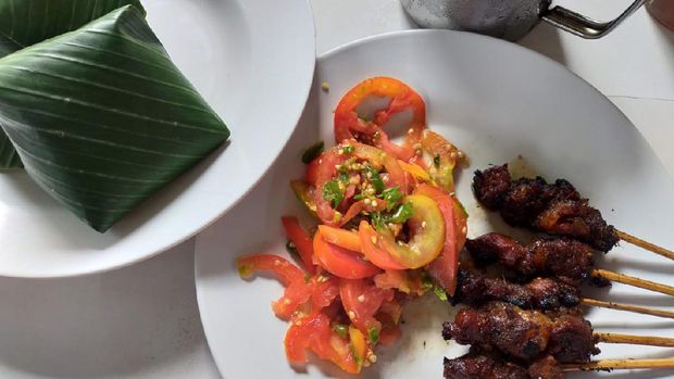 KA Walahar dan sate maranggi