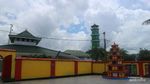 Kerukunan Agama di Bangka Barat, Kelenteng dan Masjid Rukun Berdampingan