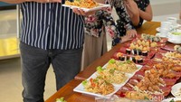 Ada kabar baik bagi pecinta mie pedas, dim sum dan sushi. Kober Mie Setan telah membuka gerainya di Probolinggo dengan menu serba gurih yang komplet. Foto: Hilda Meilisa Rinanda