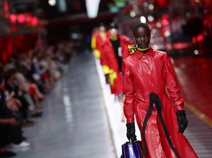Ferrari Banting Setir ke Dunia Fashion, Pabrik Supercar Jadi Catwalk