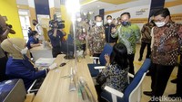 Perkantoran tersebut rencananya akan dihuni oleh anchor tenant, yaitu Bank Mantap yang merupakan anak perusahaan Bank Mandiri sebesar kurang lebih 80 persen luasan dari luas total.