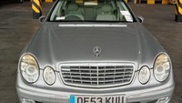 Bea dan Cukai Tipe A Tanjung Priok mengumumkan, Mercedes-Benz E 270 CDI S211 ini dilelang dengan nilai limit yang terbilang murah. Mobil ini dilelang dengan bukaan harga Rp 40.871.683. Foto: Lelang.go.id