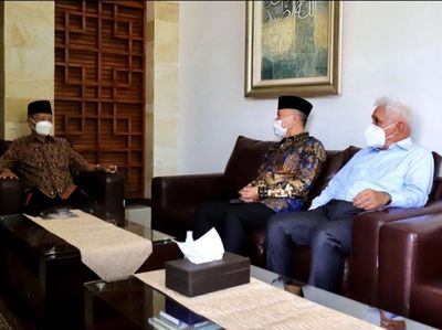 Momen Zulkifli Hasan-Hatta Rajasa Kunjungi Buya Syafii