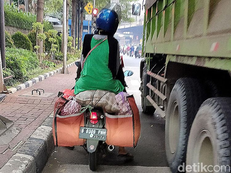 Motor Obesitas Wara-wiri di Jalanan Jakarta