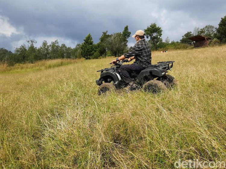 Foto: Jelajah Kawah Wurung yang Indah Naik ATV, Seru Abis!