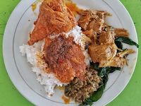 20 Nasi Padang Rp 20 Ribuan Ada Di Sini - Foto 2