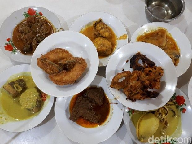 20 Nasi Padang Rp 20 Ribuan Ada di Sini