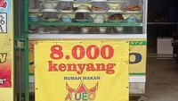 Di Cipete, Jakarta Selatan ada nasi Padang serba Rp 10 ribu. Warungnya bernama RM Padang Serba 10rb. Lauk yang menjadi andalannya adalah ayam bakar yang empuk gurih. Foto: Instagram @rmpadangserba10rb