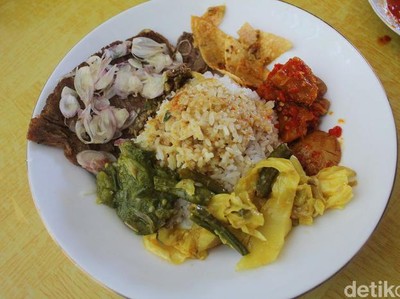 20 Nasi Padang Rp 20 Ribuan Ada di Sini 20 Nasi Padang Rp 20 Ribuan Ada di Sini