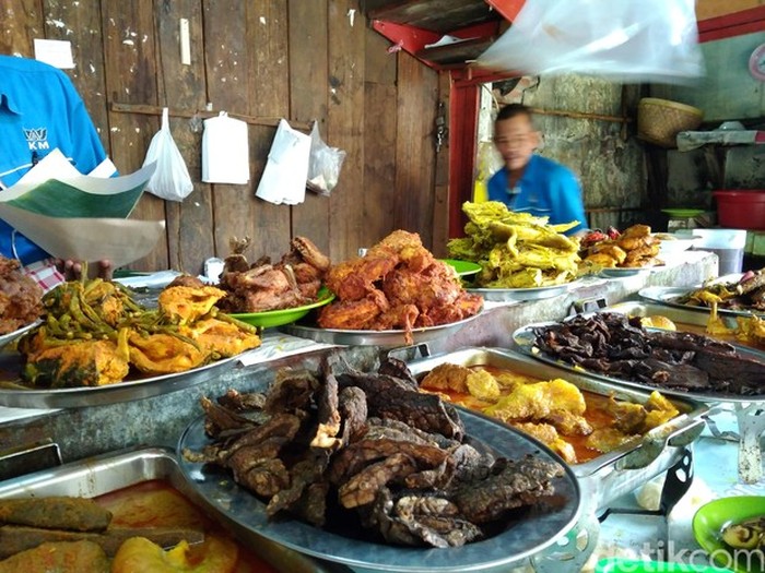 20 Nasi Padang Rp 20 Ribuan Ada di Sini