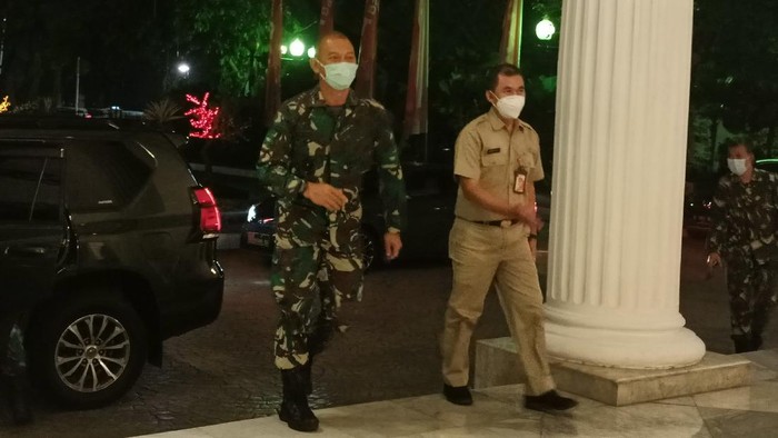 Pangdam Jaya Mayjen TNI Mulyo Aji tiba di Kantor Balaikota DKI Jakarta