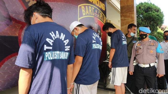 Buka Jasa Pembuatan Ktp Ijazah Palsu 3 Pria Bandung Ditangkap Polisi