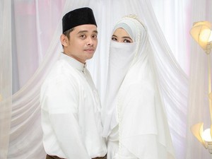 Kisah Viral Bikin Haru, Pendeta Datang ke Nikahan Putrinya yang Bercadar