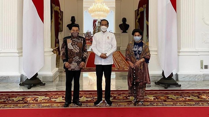 Pertemuan Hendropriyono dan Istri dengan Presiden Jokowi di Istana