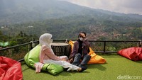 Ira Chairunisa, PR Cicalengka Dreamland, mengatakan jika siang memang sepi, karena panas. Ramai itu kalau pagi dan sore karena sudah sejuk.  