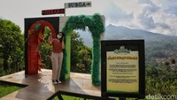 Semenjak pagi hingga siang hari Cicalengka Dreamland sudah dikunjungi sekitar 150 wisatawan. Menuju sore hari rombongan keluarga mulai tampak.  