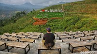 Untuk masuk ke Cicalengka Dreamland, wisatawan cukup membayar tiket masuk Rp 20 Ribu per orang dewasa dan Rp 15 ribu khusus anak usia 4-10 tahun di hari biasa. Sementara weekend hanya tambah Rp 5 ribu dari hari biasa.  