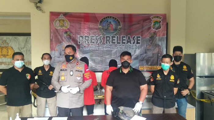 Polisi tangkap 2 pencuri perabotan senilai Rp 250 juta di apartemen di Jaksel