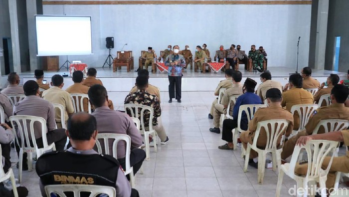 Rapat koordinasi penanganan COVID-19 di Pangandaran