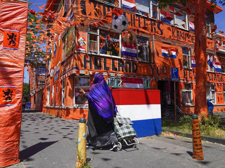 Semarak Euro 2020, Kota di Belanda Ini Jadi Serba Oranye