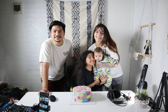 Sheila Marcia Keseruan Sheila Marcia Makan Pasta bersama Anak-anak Tercinta