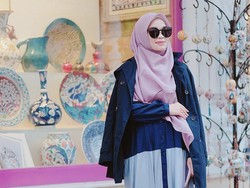 8 Gaya Hijab Putri Aa Gym Ghaida Tsurayya, Syari Serba Pastel