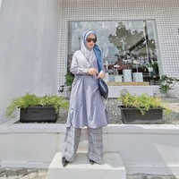 Tak hanya hijab segi empat, Ghaida Tsuraya juga memadukan hijab pashmina yang dililit rapi ke atas. Pastinya dengan warna pastel favoritnya. Foto: Dok. Instagram @gdaghaida.