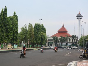 Banyak Jalan Disekat, Mobilitas Warga di Kudus Malah Meningkat