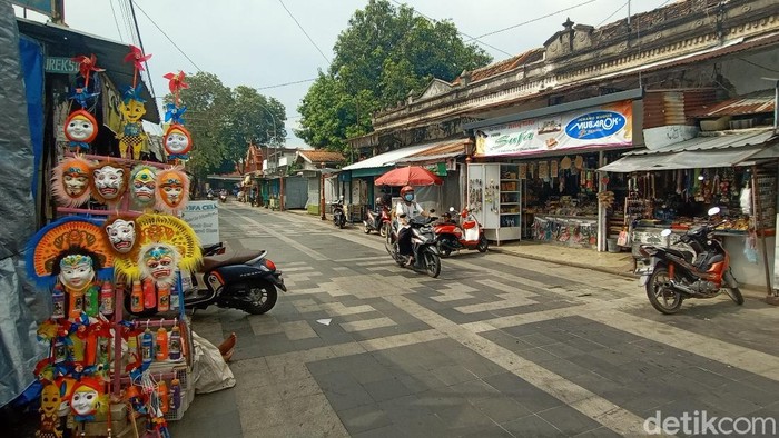 Suasana Kudus pada hari pertama Di Rumah Saja, Senin (14/6/2021).