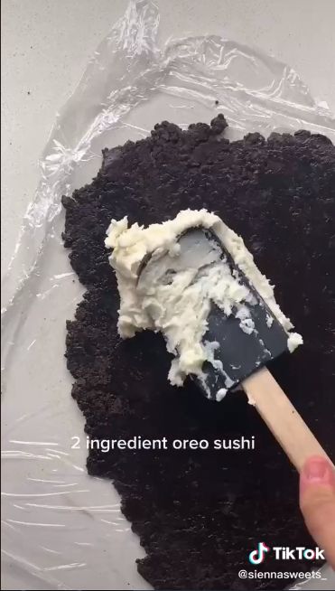 Viral Kreasi Sushi Oreo yang jadi Tren di TikTok