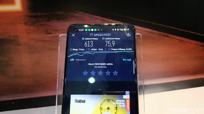 Uji Kualitas Jaringan 5G di Denpasar di Grapari Telkomsel Renon, Denpasar