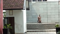Tak hanya Asia-Afrika, wisatawan juga diajak ke Lapas Banceuy yang adalah penjara Soekarno. (Bonauli/detikcom)