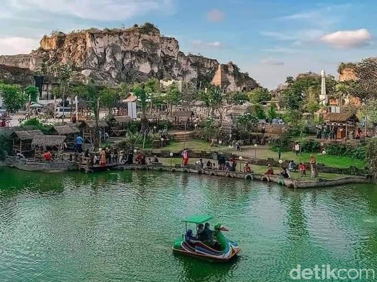 Foto: Dulu Tambang Kapur, Kini Destinasi Cantik Beromzet Miliaran