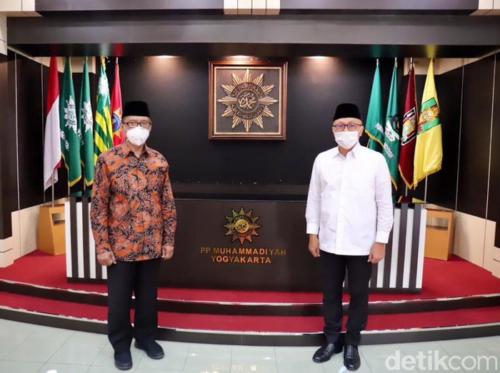 Zulkifli Hasan dkk menemui Ketum PP Muhammadiyah Haedar Nashir, Yogyakarta, Senin (14/6/2021).