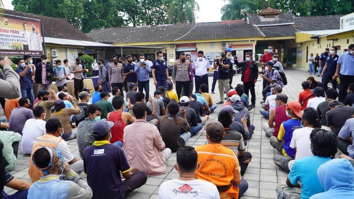 86 Preman di Mataram NTB Digelandang ke kantor polisi