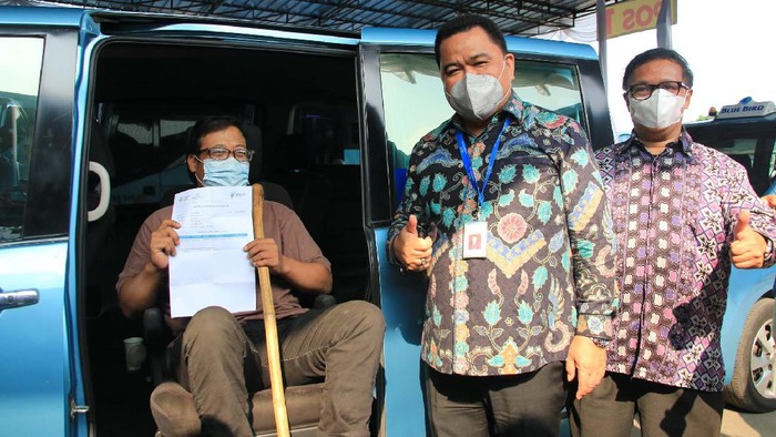 PT Blue Bird bekerjasama dengan Kementerian Kesehatan RI melalui Dinas Kesehatan DKI Jakarta memfasilitasi penyandang disabilitas untuk mendapatkan Vaksinasi COVID-19.
