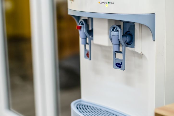 8 Cara Mudah Bersihkan Dispenser agar Bebas Kotoran