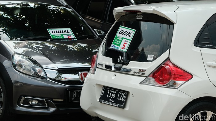 Pemerintah memperpanjang pemberian diskon 100% pajak penjualan atas barang mewah (PPnBM) untuk mobil di bawah 1.500 cc. Hal ini tidak mengusik penjual mobil bekas untuk saat ini.