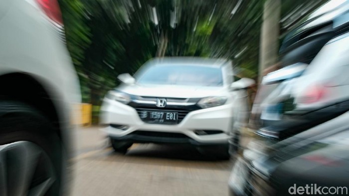 Pemerintah memperpanjang pemberian diskon 100% pajak penjualan atas barang mewah (PPnBM) untuk mobil di bawah 1.500 cc. Hal ini tidak mengusik penjual mobil bekas untuk saat ini.