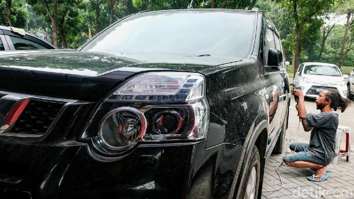 Diskon PPnBM Diperpanjang, Begini Dampaknya ke Bisnis Mobil Bekas Pemerintah memperpanjang pemberian diskon 100% pajak penjualan atas barang mewah (PPnBM) untuk mobil di bawah 1.500 cc. Hal ini tidak mengusik penjual mobil bekas untuk saat ini.
