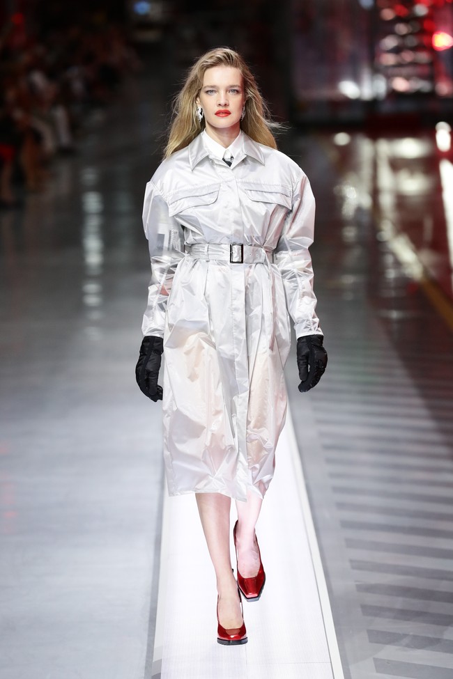 Bekerjasama dengan desainer Rocco Iannone, Ferrari menawarkan pilihan busana luxury-streetwear dalam estetika athleisure nan kekinian yang terbuat dari material berkualitas premium. Foto: Getty Images/Vittorio Zunino Celotto