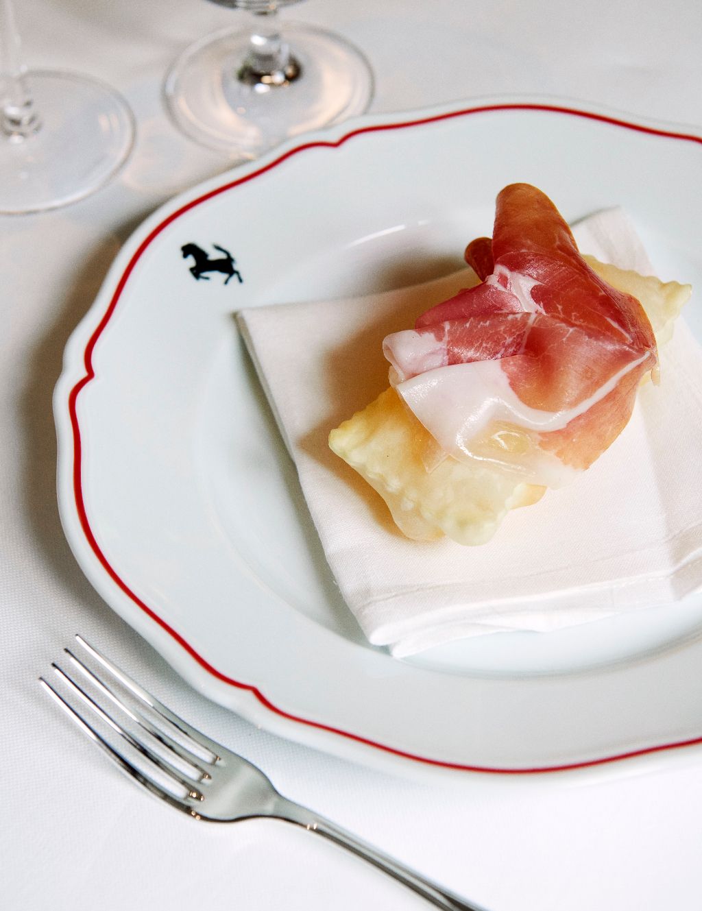 Ferrari Punya Resto Mewah di Italia, Chefnya Massimo Bottura!